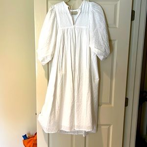 millie resort and travel flow cotton white dress   Lined size M